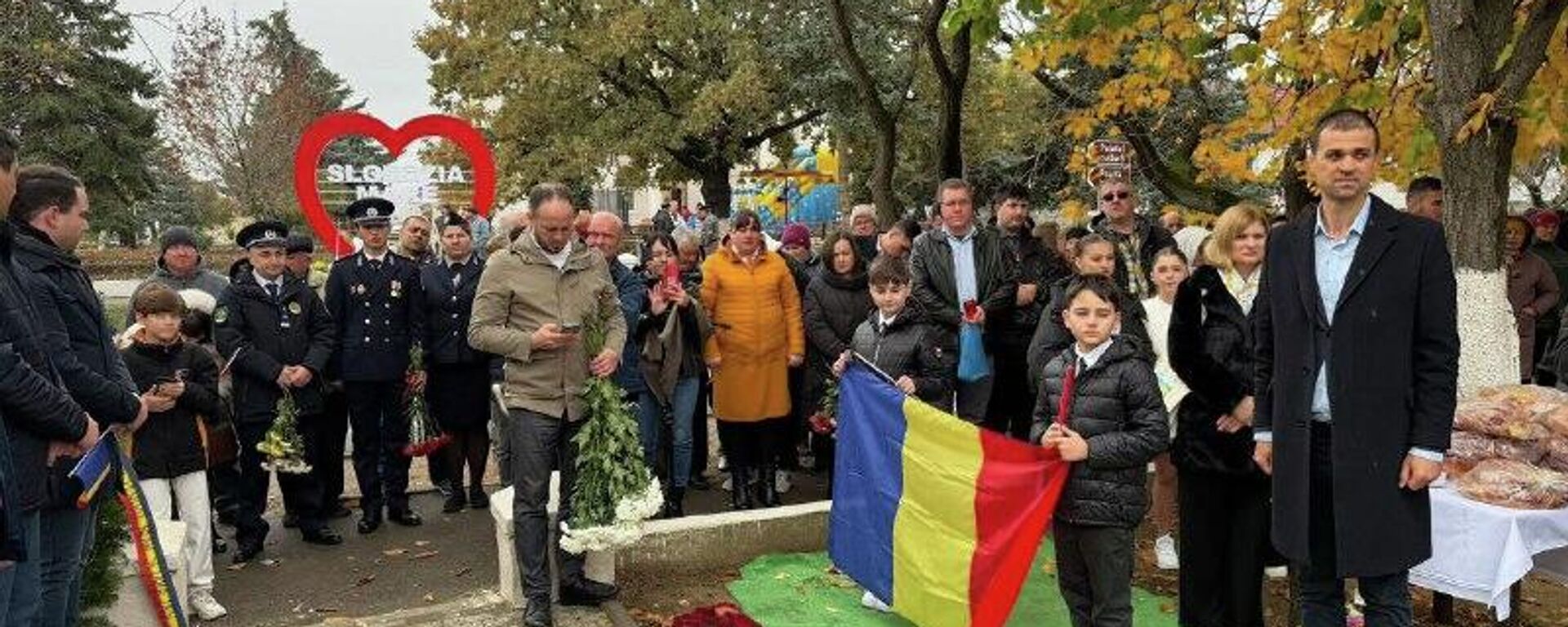 В Молдове открыли четвертый за месяц памятник пособникам Гитлера - Sputnik Молдова, 1920, 10.11.2025