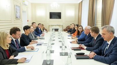 Министры кабмина А. Мунтяну на встрече с еврокомиссаром по вопросам расширения Мартой Кос