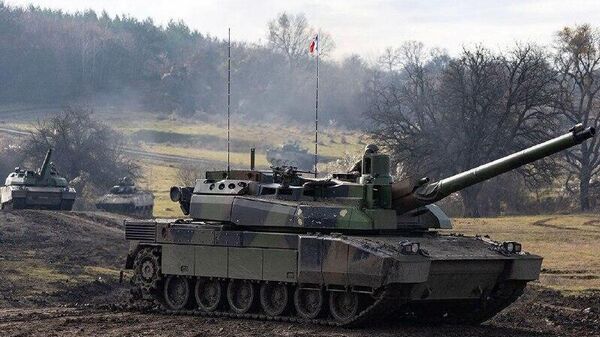 Un drone necunoscut a fost observat deasupra unei coloane de tancuri Leclerc în estul Franței, transmite Europe 1 - Sputnik Moldova