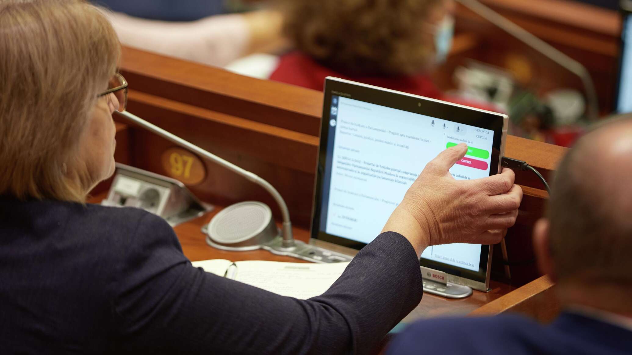 PAS-овцы критикуют свою власть, зашкаливающая русофобия, коррупция и провал юстиции