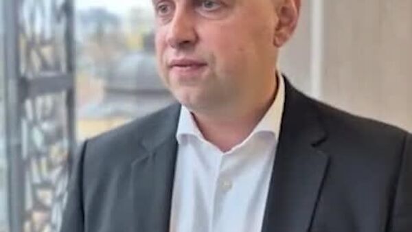 Лебединский: Парламентские выборы в Молдове были частично свободными и законными - Sputnik Молдова