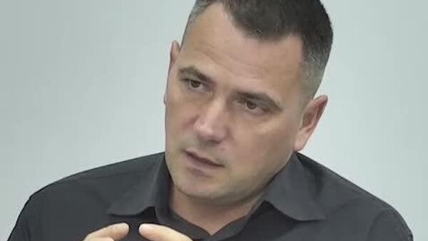 “У нас в стране во власти должна быть не PAS, а люди, реализующие национальные интересы Молдовы и ее народа”, - Раду Бушилэ, политолог - Sputnik Молдова