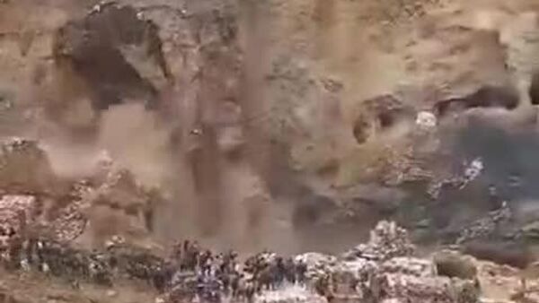 Cel puțin 70 de persoane au fost ucise într-o alunecare de teren masivă la o mină artizanală din Kawame, provincia Lualaba, Republica Democrată Congo - Sputnik Moldova