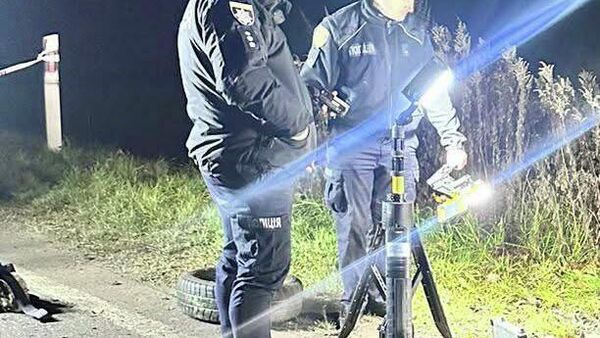 Сбежавший из части украинский военный бросил гранату в полицейских и сотрудников ТЦК, пишут местные СМИ - Sputnik Молдова