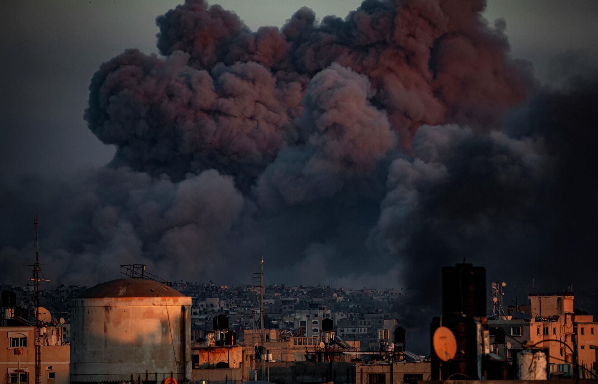 Газа: эхо геноцида Газа: эхо геноцида - Sputnik Молдова, 1920, 18.11.2025