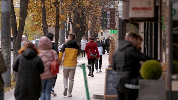 Статистика говорит о катастрофе в Молдове, PAS евроинтегрируется, народ делят на части - Sputnik Молдова