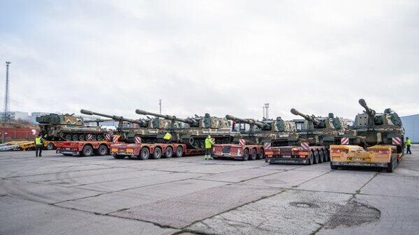 Primele șase obuziere autopropulsate K9 Thunder, fabricate în Coreea de Sud, au ajuns în Estonia - Sputnik Moldova