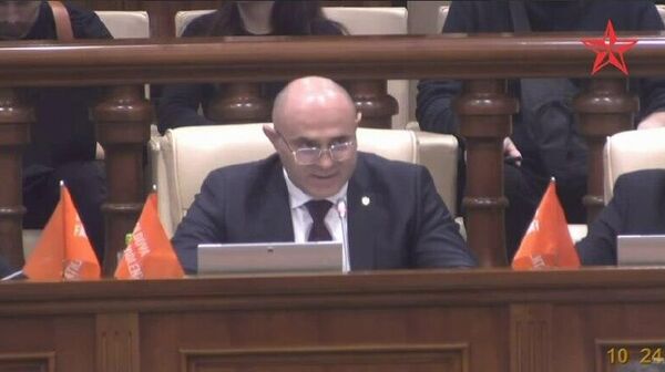 Фракция PAS в парламенте отклонила предложение депутата-социалиста Павла Войку о создании спецкомиссии по расследованию деятельности пирамиды TUX - Sputnik Молдова