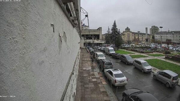 По периметру здания заброшенной гостиницы Național (бывший Интурист) в центре Кишинева установили 25 камер видеонаблюдения - Sputnik Молдова