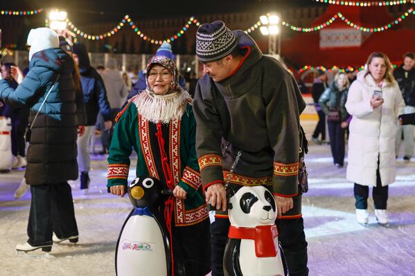 Уже сейчас можно прийти за сказочным настроением в самое сердце российской столицы. Уже сейчас можно прийти за сказочным настроением в самое сердце российской столицы. - Sputnik Молдова