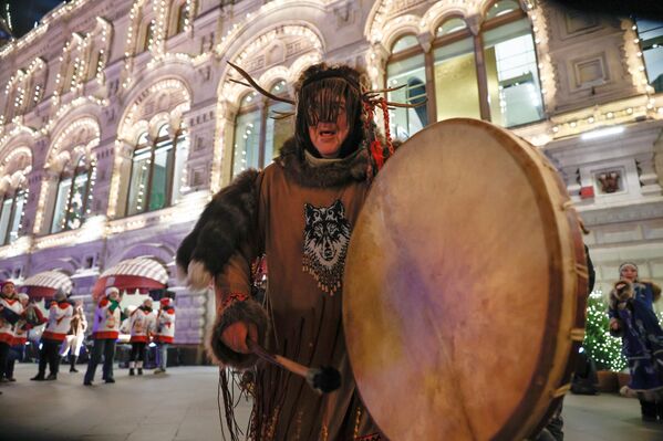 Погружение в праздничную атмосферу – тут и ярмарка, и аттракционы, и самые вкусные угощения. Погружение в праздничную атмосферу – тут и ярмарка, и аттракционы, и самые вкусные угощения. - Sputnik Молдова