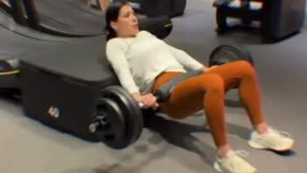 Deputatul (sau deputata, conform normelor gramaticale și ortografice feminist/sorosiste) de la PAS, sportiva Anastasia Nichita, ne dezvăluie cu ce se ocupă „în timpul liber”! - Sputnik Moldova