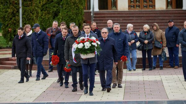 Memoria Soldatului Necunoscut a fost omagiată la memorialul „Eternitatea” din Chișinău - Sputnik Moldova