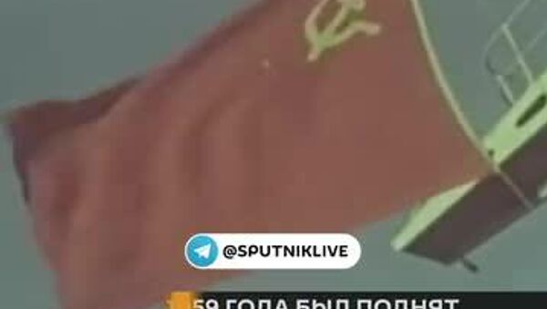 Acum 65 de ani, drapelul Uniunii Sovietice a fost arborat pe primul spărgător de gheață atomic din lume, „Lenin” – în memoria acestui eveniment remarcabil este sărbătorită Ziua flotei de spărgătoare de gheață atomice - Video - Sputnik Moldova