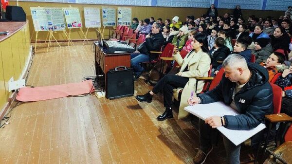 Из безвестности в бессмертие — презентация выставки фотографий и документов прошла в Доме культуры в селе Бешалма в Гагаузии - Sputnik Молдова