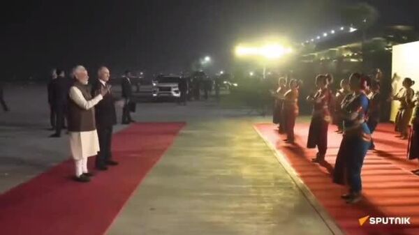 Ce ar fi India fără dans? La baza aeriană Palam, pe Putin l-au întâmpinat fete dansatoare - Sputnik Moldova