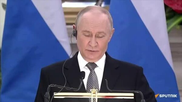 В Индии начинает вещание телеканал RT, чтобы жители могли лучше узнавать Россию и получать объективную информацию о том, что происходит у нас в стране, заявил Путин - Sputnik Молдова