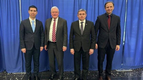 Поручкавшись с уходящим с поста Китом Келлогом молдавской делегации осталось встретиться только с Джо Байденом - Sputnik Молдова