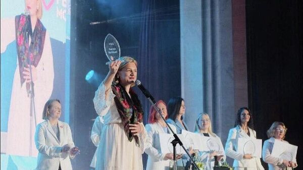 Вице-спикер парламента от PAS Дойна Герман получила награду Женщина Молдовы 2025 - Sputnik Молдова