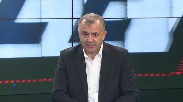 Ion Chicu îi suspectează pe cei din actuala guvernare că ar pune la cale oferirea pe gratis a unor terenuri a căror valoare este foarte mare, „probabil clienților” actualei puteri politice - Sputnik Moldova