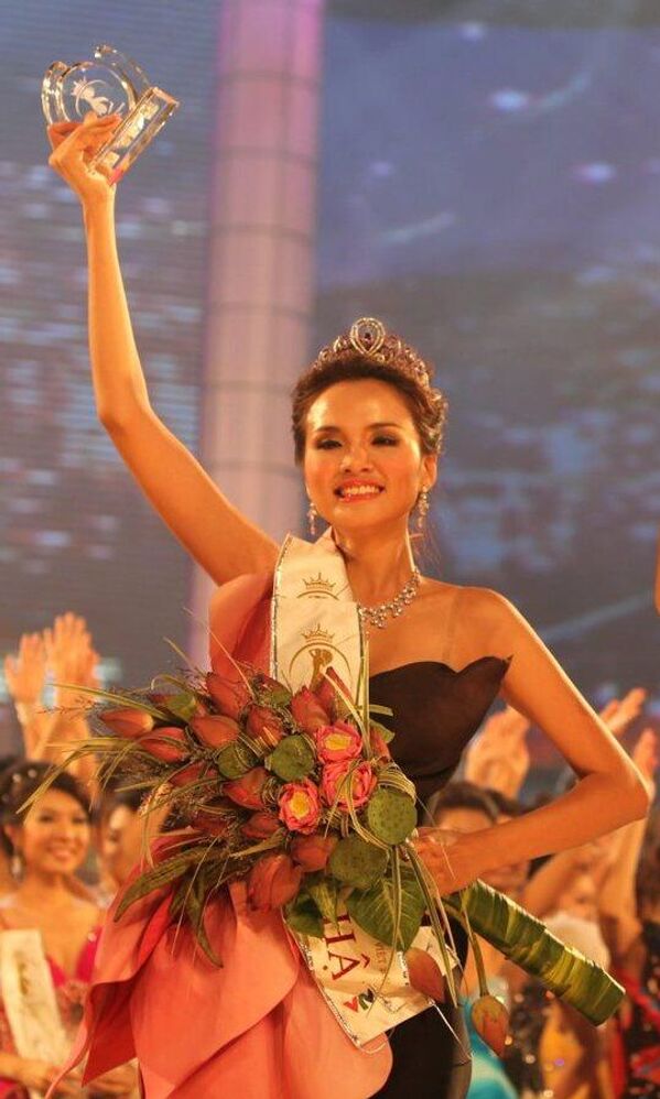 Победительница конкурсов красоты Мисс Мира Вьетнам 2010 и Мисс Вселенная Вьетнам 2012 Лыу Тхи Дьем Хыонг. - Sputnik Молдова