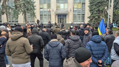 Протест ассоциации "Сила фермеров" у здания правительства в Кишиневе