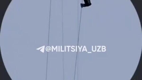 O femeie a căzut de pe un zipline (coborâre pe cablu) în munții din Uzbekistan, scrie @SputnikUzbekistan - Sputnik Moldova