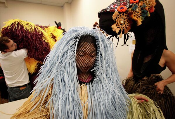 Студенты Университета Северного Техаса готовятся к участию в арт-перфомансе Heard, организованном артистом Ником Кейвом в Дентоне, США. - Sputnik Молдова