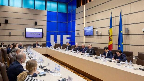 В парламенте прошёл круглый стол, посвящённый защите и укреплению статуса нейтралитета Молдовы - Sputnik Молдова