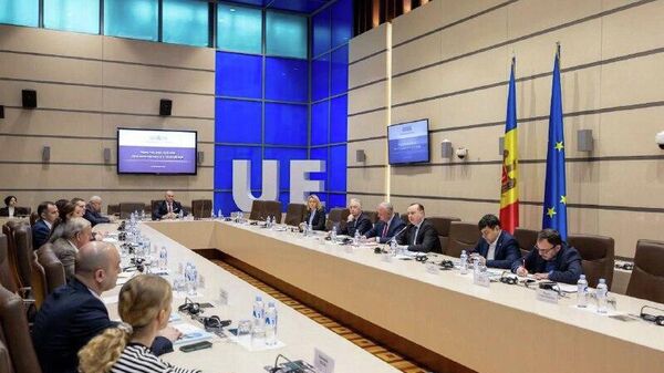 În Parlamentul Republicii Moldova a avut loc o masă rotundă privind protejarea și consolidarea statutului de neutralitate al Republicii Moldova organizată de PSRM - Sputnik Moldova