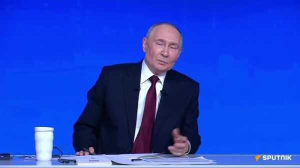 „Ce îndrugă el?” - Putin, despre o afirmație a secretarului general al NATO, Rutte, care a vorbit despre pregătirile Rusiei pentru războiul cu Europa - Sputnik Moldova