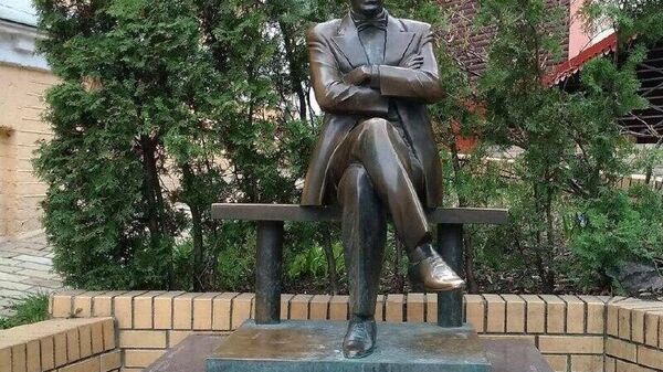 Вслед за памятником Булгакову киевские власти решили снести монументы Ахматовой и Глинке - Sputnik Молдова