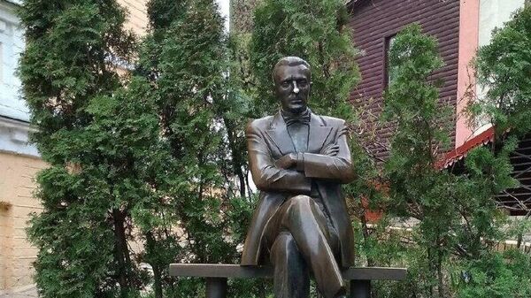Вслед за памятником Булгакову киевские власти решили снести монументы Ахматовой и Глинке - Sputnik Молдова