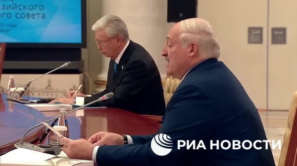 Este important ca UEEA să dezvolte o listă de noi parteneri - există multe țări din Asia și Africa cu care comerțul o va consolida, a declarat Lukașenko - Sputnik Moldova