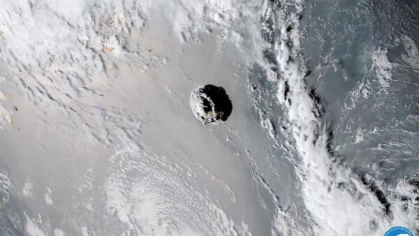 Извержение вулкана в Тихом океане изменило атмосферу - Sputnik Молдова