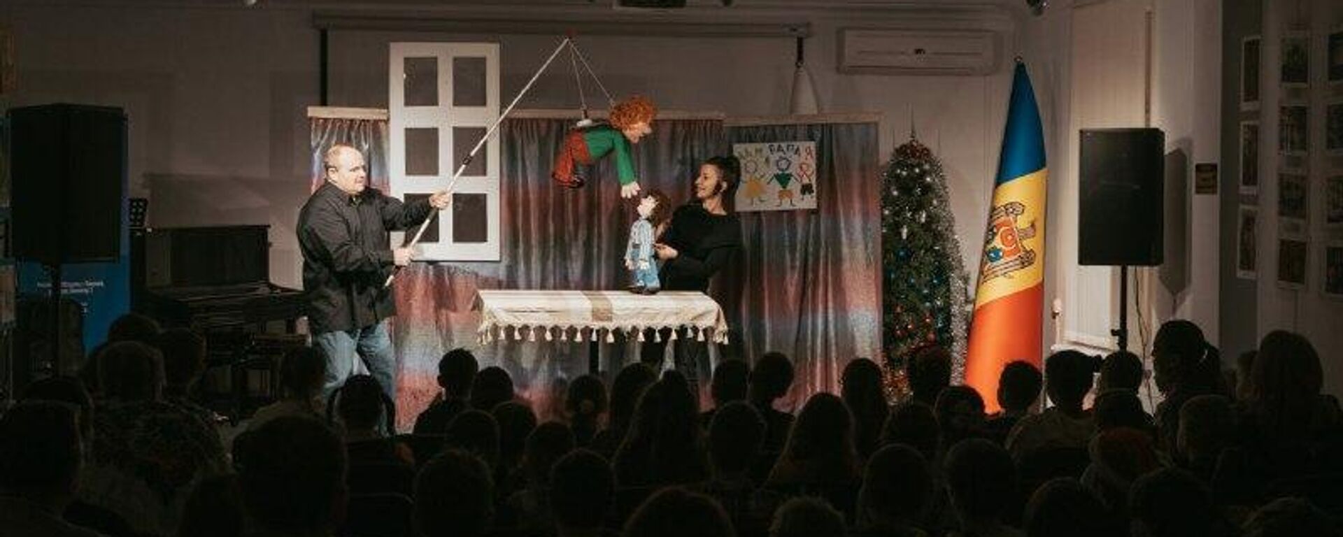 В Русском доме в Кишинёве 21 декабря состоялся новогодний детский праздник - Sputnik Молдова, 1920, 24.12.2025
