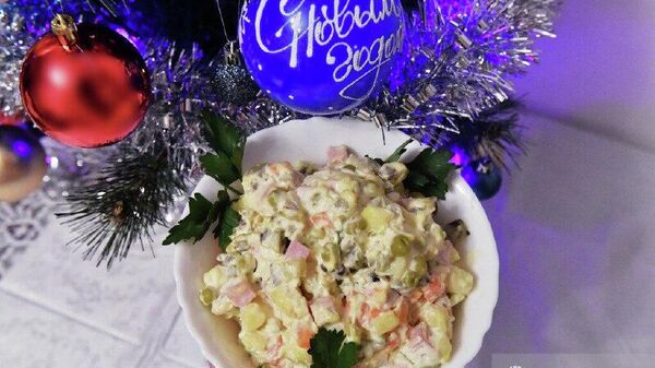 Nutriționistul-șef al Moscovei a explicat cât timp poate fi păstrată salata Olivier - Sputnik Moldova