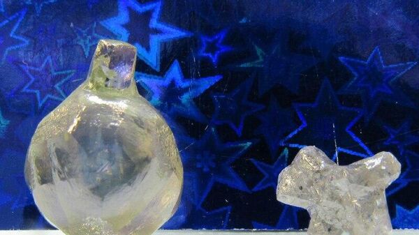 Două diamante „de Anul Nou”, în formă de glob de brad și de cățeluș, au fost descoperite la un zăcământ din regiunea Arhanghelsk - Sputnik Moldova