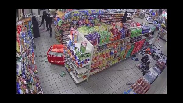 În SUA, doi bărbați au încercat să fure un bancomat dintr-un magazin, dar l-au pierdut pe drum - Sputnik Moldova