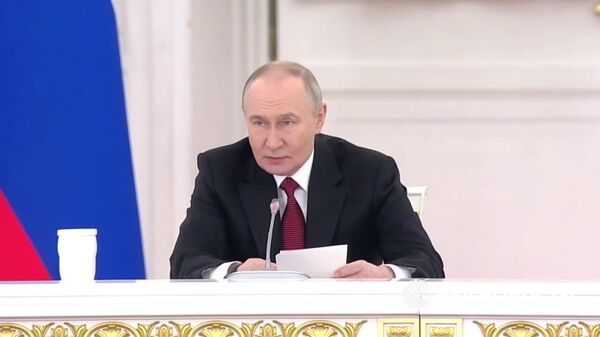 „În niciun caz nu trebuie permisă o situație în care să avem elite intelectuale și oameni-automate, care nu știu să facă nimic altceva decât să apese pe butoane - Sputnik Moldova