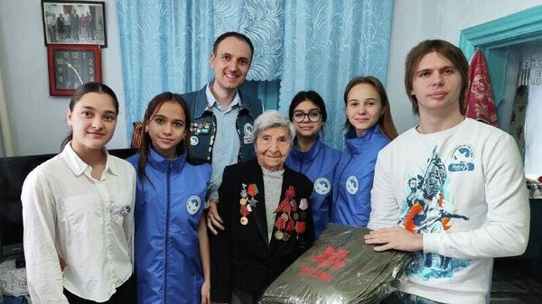 В Приднестровье стартовала ежегодная новогодняя акция Волонтёров Победы — поздравление ветеранов - Sputnik Молдова