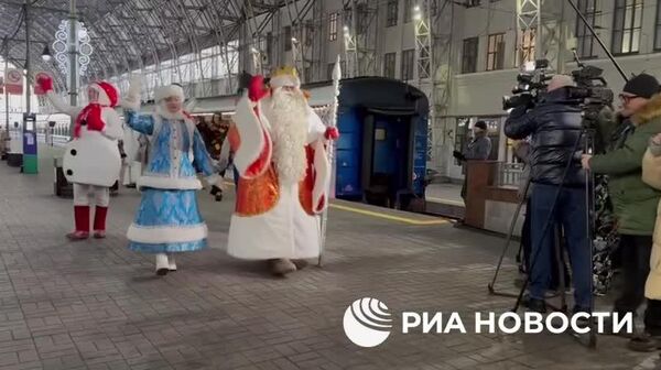 Trenul lui Moș Crăciun s-a oprit la Moscova și va primi vizitatori timp de două zile - Sputnik Moldova