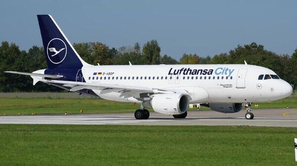 Немецкая Lufthansa рассчитывает возобновить полёты над Россией в 2026 году, пишет @sputniklive со ссылкой на главу компании Карстена Шпора - Sputnik Молдова