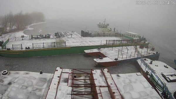 Паромная переправа в Моловате, соединяющая правый и левый берега Днестра, временно прекратила работу из-за тумана - Sputnik Молдова