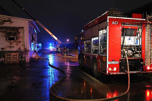 Пожар на складе в Кишиневе 7 января 2025 года - Sputnik Молдова