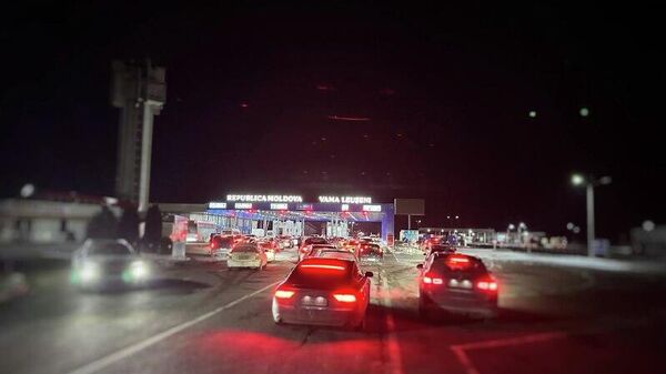 Trafic intens la PVFI Leușeni, pe sensul de intrare în Republica Moldova, atenționează Serviciul Vamal - Sputnik Moldova