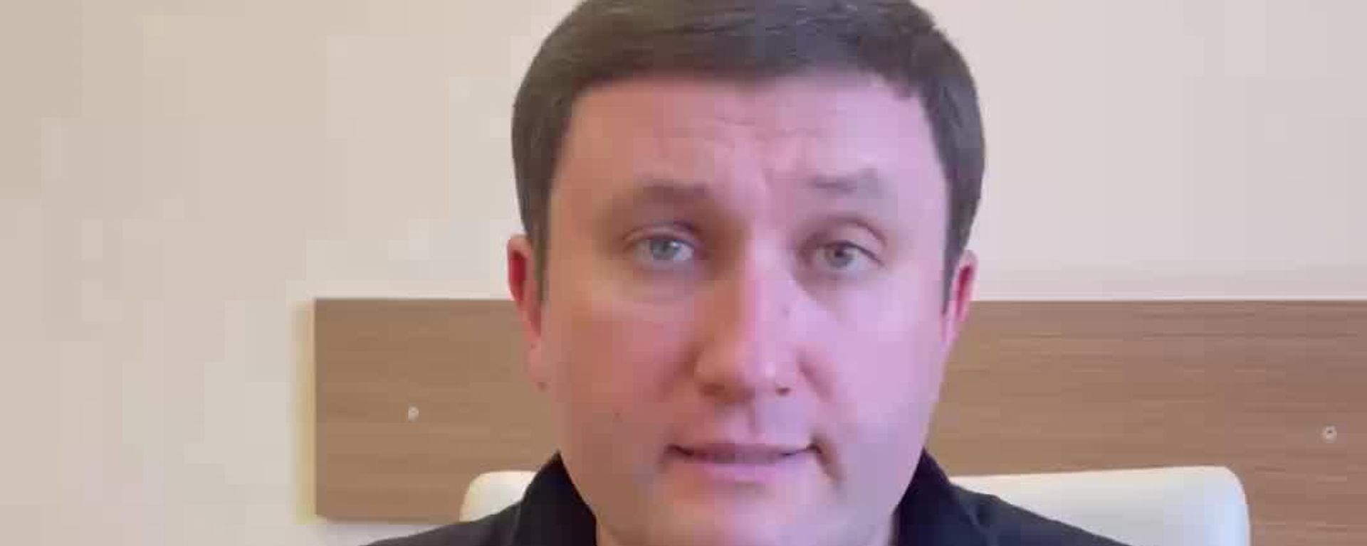 При действующем правительстве доступ к медицинской помощи для граждан без страхового полиса фактически становится недоступным, считает депутат-социалист Владимир Односталко - Sputnik Молдова, 1920, 13.01.2026