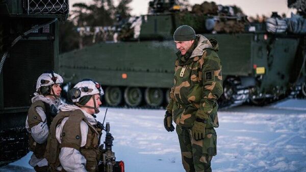 Norvegia va trimite în Groenlanda un contingent – adică doi militari – „pentru elaborarea unor planuri suplimentare de cooperare între aliații NATO”, pe fondul amenințărilor lui Trump, a declarat ministrul apărării al țării, Tore Sandvik - Sputnik Moldova