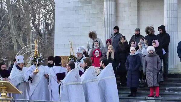 Imagini din fața catedralei nașterea Domnului - Sputnik Moldova