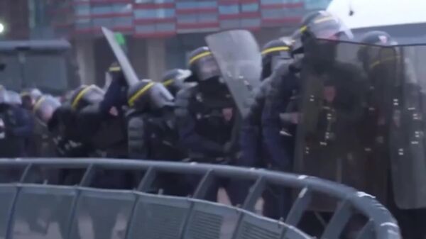 În timp ce Macron vorbește la Davos despre o „lume fără reguli”, la el acasă protestează din nou fermierii - Sputnik Moldova